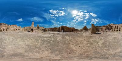 حیاط مرکزی